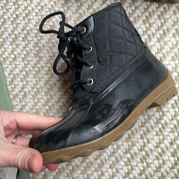 Girls Sperry Boots no laces - Picture 6 of 15